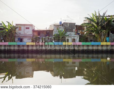 The Poor Neighborhoods Of Jakarta Are The Capital Of Indonesia.