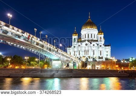 Cathedral Of Christ The Savior (khram Khrista Spasitelya) And Patriarshy Bridge At Night In Moscow, 