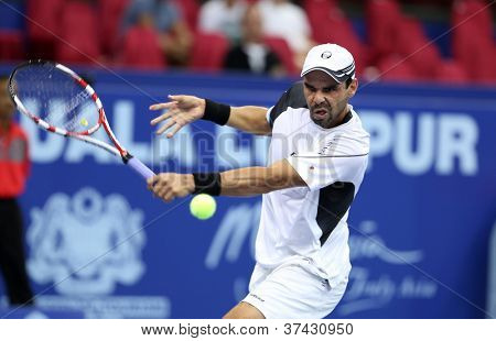 KUALA LUMPUR - 28.September: Alejandro Falla (Col) spielt seinem Viertelfinal-Match auf der ATP-Tour-Malaysia