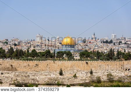 Jerusalem Olives Cemetery Glance On Moria Mosque Al Aqsa And Dome Of The Rock