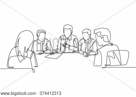 One Continuous Line Drawing Of Senior Manager Giving Instruction To Raise Product Sales To The Marke