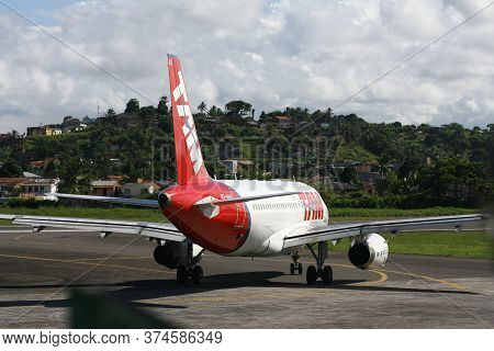 Salvador, Bahia / Brazil - Ilheus, Bahia / Brazil - February 29, 2012: Air Lines A-319 Of Tam Linhas