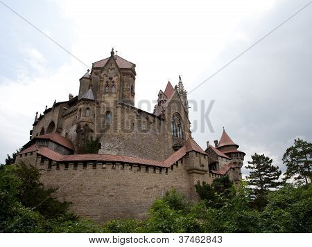 Kreuzenstein Kalesi