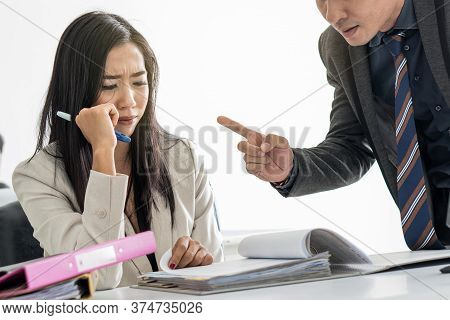 The Manager Blames The Staff For The Malfunction Of The Document And Has Erroneous Information.