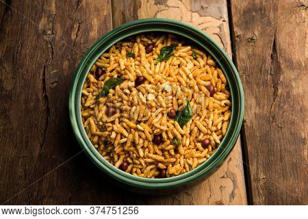 Puffed Rice Chivda Or Maharashtrial Bhadang Chiwda Served In A Plate