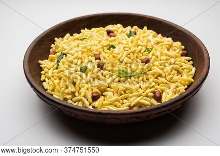 Puffed Rice Chivda Or Maharashtrial Bhadang Chiwda Served In A Plate