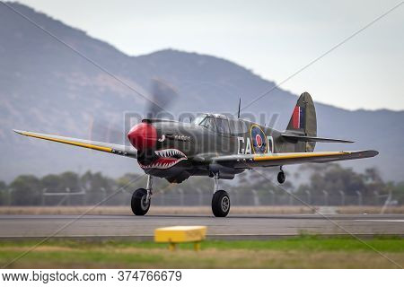 Avalon, Australia - February 28, 2015: Curtiss P-40n Kittyhawk World War Ii Fighter Aircraft Vh-zoc 