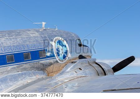 Avalon, Australia - March 1, 2015: Vintage Douglas Dc-3 Airliner Vh-ovm Operated By Air Nostalgia (s