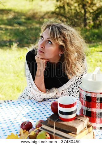 Portrait de femme en plein air