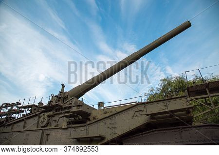 The Barrel Of The Gun Installation-the Marine Railway Artillery Transporter Tm-3-12 Caliber 305 Mm, 
