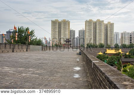 Xian City Walls Largest And Best Preserved Old City Walls In China