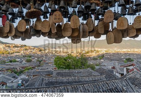 Lijiang,yunnan - April 10,2017 : Lucky Dongba Aspiration Windbell In The Old Town Of Lijiang,yunnan 