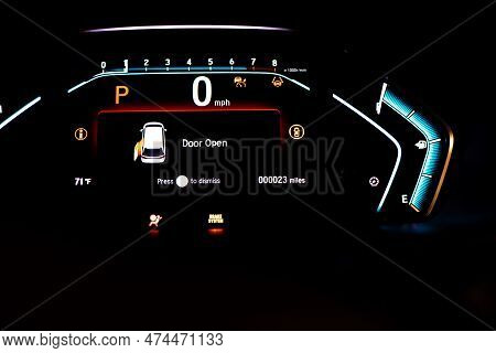 Left Sliding Rear Door Open Warning On Instrument Panel Or Dashboard Control Of Modern Minivan Car, 