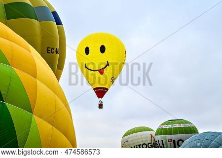 Igualada, Barcelona, July 07 de 2022. 26th European Balloons Festival. Concentration of hot air balloons