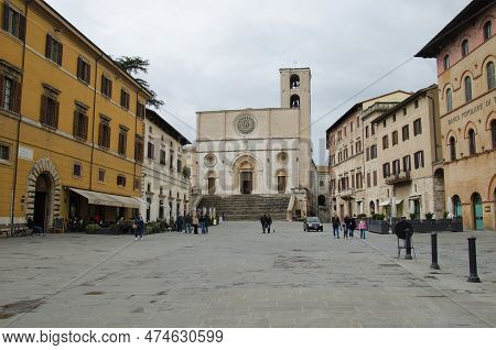 Todi, Italy - April 8, 2023:
Beautiful Panoramic View Of The Central Town Square And The Gothic Cath