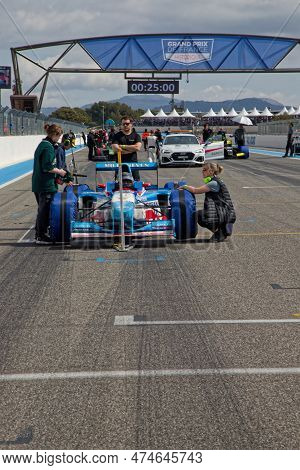 Le Castellet, France, April 9, 2023 : On The Starting Grid During The Fifth French Historic Grand Pr