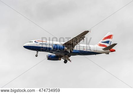 London, England - August 22, 2016: G-eupy British Airways Airbus A319 Landing In International Londo