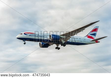London, England - August 22, 2016: G-zbjd British Airways Boeing 787 Dreamliner Landing In London He
