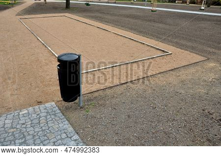 It Is Recommended To Demarcate The Playground Behind The Area Of ​​loss With Wooden Barriers, Telegr
