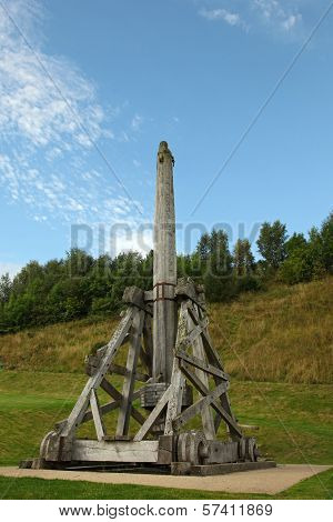 Medieval Siege Machine On The Battlements Of The Citadel  Of The Urquhart Castle - Scotland