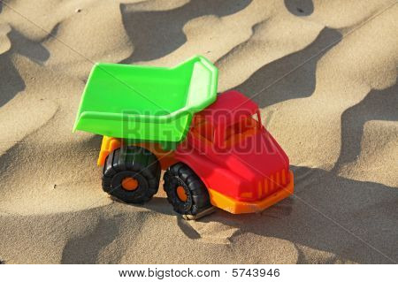 A játék teherautó