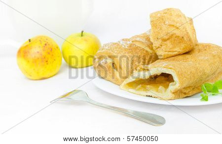 Apple strudel with apples and mint
