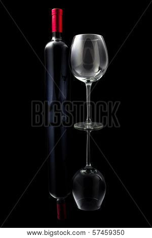 Red wine and empty glass