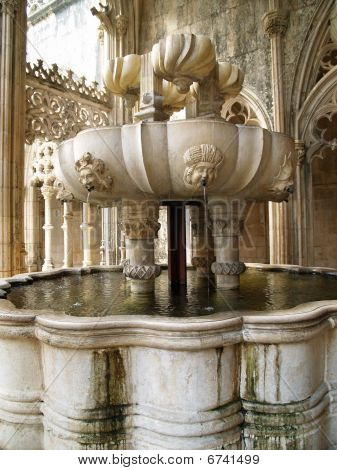Fontana al monastero di Batalha