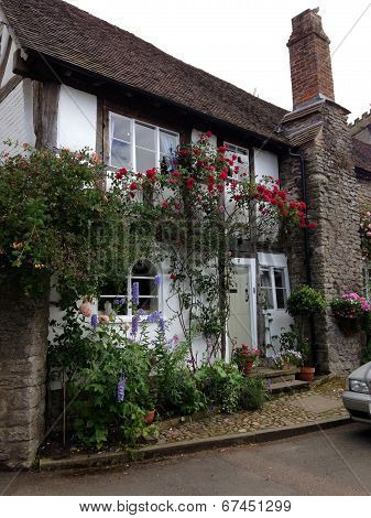 English House with Garden