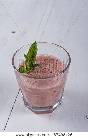 Banana and strawberry smoothie
