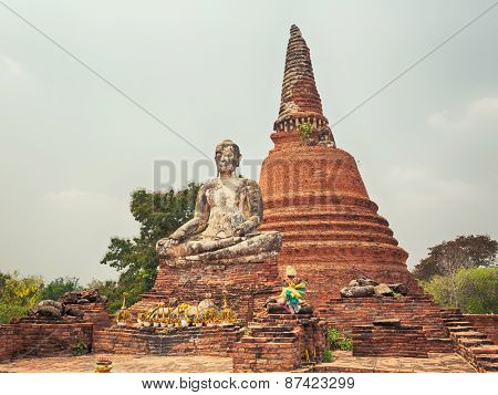 Buddha statue in Wat Worachetharam. Ayutthaya historical park. 