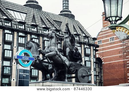 Boadicea Statue And Portcullis House In London