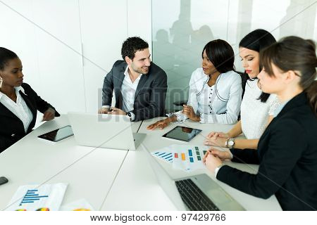 Business Brainstorming And Exchange Of Ideas By Nicely Dressed People