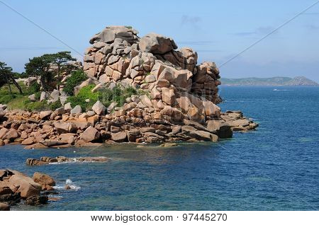 Bretagne, Pink Granit Rocks In Ploumanach