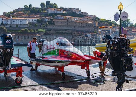 Team Abu Dhabi Boat Preparations