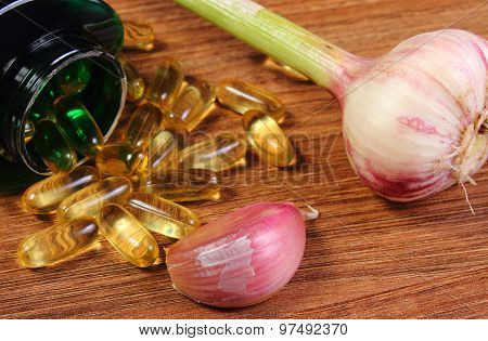 Whole Garlic And Clove With Pills, Alternative Medicine
