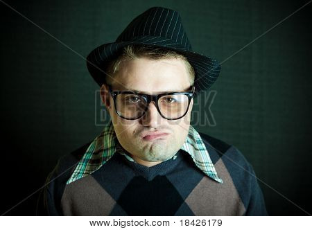 Retro nörtti kaveri muotokuva