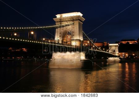 Ponte delle catene di notte - Budapest, Ungheria