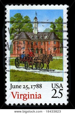 USA - CIRCA 1988: Et frimærke, trykt i USA viser billedet af den dedikerede til juni 25,1788 Virginia c