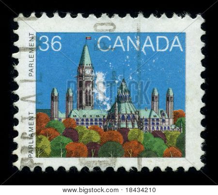 CANADA-CIRCA 1980: un francobollo Mostra immagine di dedicato per il Parlamento del Canada è il federale l