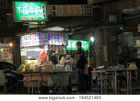 TAICHUNG TAIWAN - DECEMBER 11, 2016: Unidentified people visit Zhonghua road night market.
