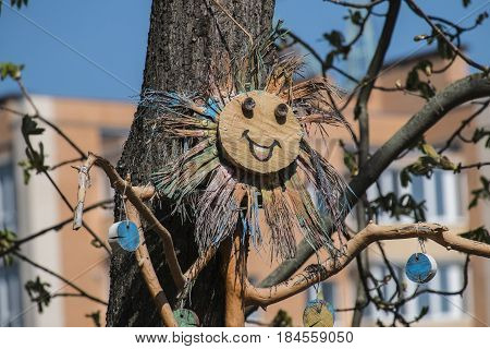 A cheerful tree keeper catches restless dodgers