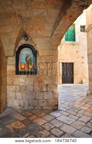 Characteristic alleyway of Polignano a mare. Puglia. Italy.