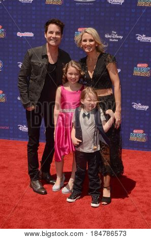 LOS ANGELES - APR 29:  Patrick Monahan, family at the 2017 Radio Disney Music Awards at the Microsoft Theater on April 29, 2017 in Los Angeles, CA