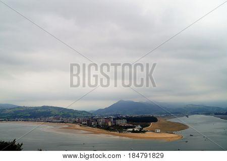The Bay of Santoña is located between Santoña and Laredo, in Cantabria (Spain). This bay constitutes one of the most important estuaries of the region, originated when being invaded by the sea in the low course of the river Asón.