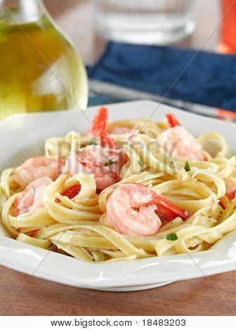 Chutné krevety Fettuccine Alfredo