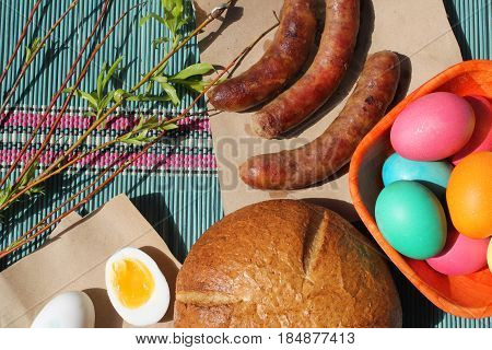 Easter (Catholic Ea­ster Sunday and Ortho­dox Easter Sunday): e­gg, paint, bright col­ors, holiday