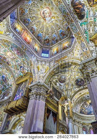 Bergamo, Italy - January 3, 2019. Aisle And Transept Wing Of The Basilica Di Santa Maria Maggiore. P