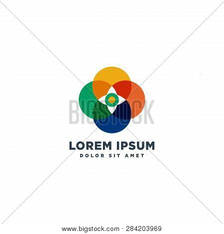 Momy And Child, Children Care Logo Template Vector Isolated