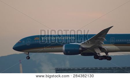 Frankfurt Am Main, Germany - July 20, 2017: Close-up Of Boeing 787 Dreamliner Vn-a868 Of Vietnam Air